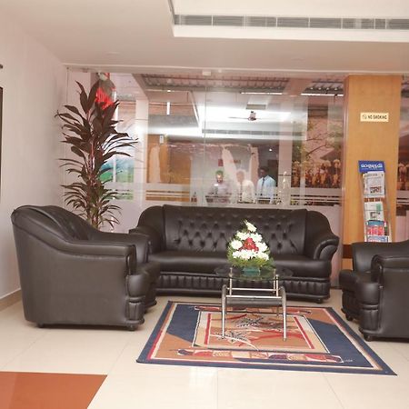 Hotel Peninsula Thrissur Kültér fotó