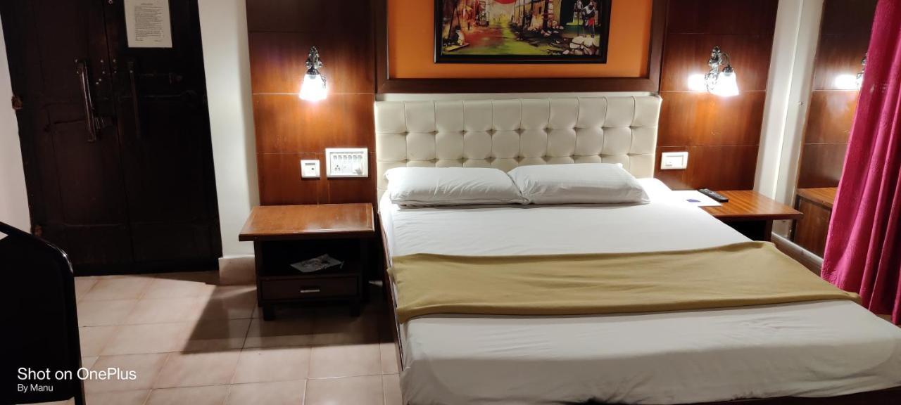 Hotel Peninsula Thrissur Kültér fotó