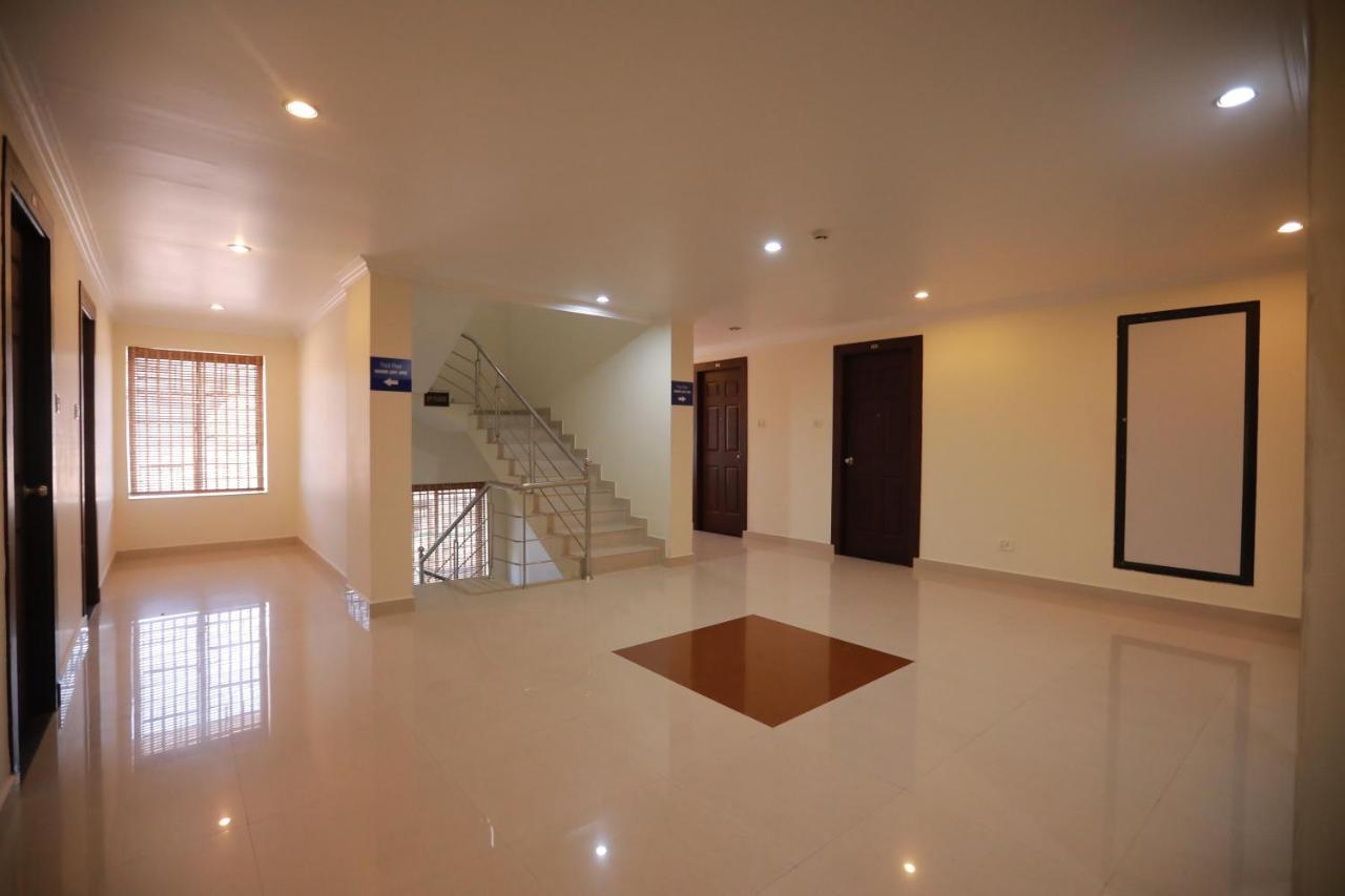 Hotel Peninsula Thrissur Kültér fotó