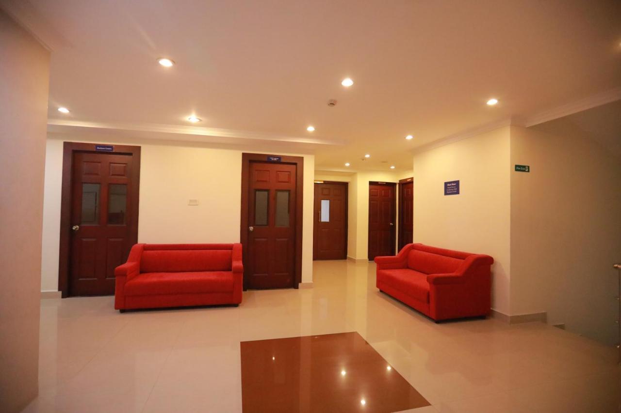 Hotel Peninsula Thrissur Kültér fotó